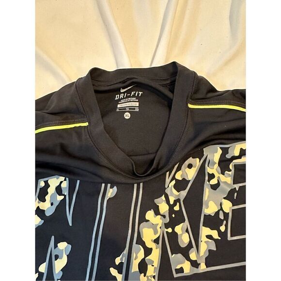 Nike boys T-shirt size XL - Picture 2 of 2